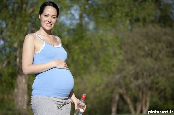 la marche est un de sport les plus courants auprès des femmes enceintes